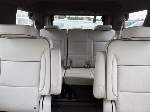 New 2026 GMC Yukon Denali w/ LPO, Floor Liner Package AWD/4WD image 18
