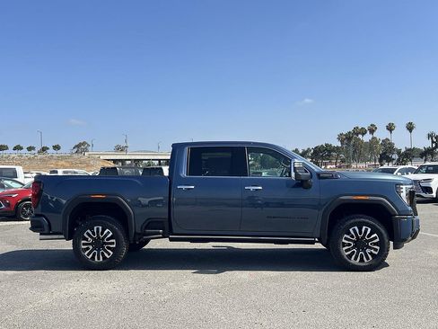 New 2026 GMC Sierra 2500 Denali Ultimate w/ Max Trailering Package AWD/4WD image 2