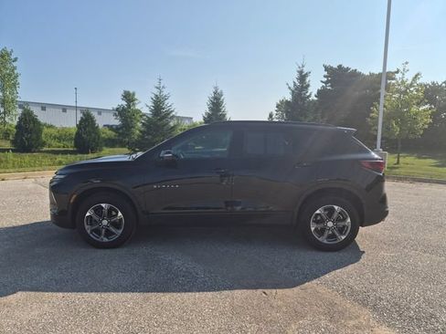 Used 2024 Chevrolet Blazer LT FWD image 9