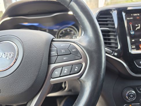 Used 2019 Jeep Cherokee Limited w/ Luxury Group AWD/4WD image 22