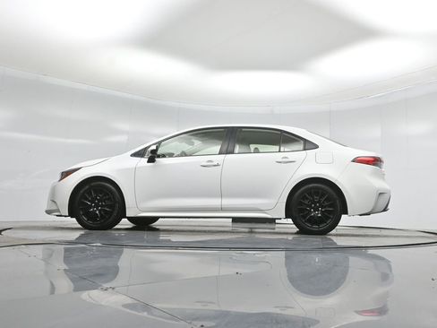 Used 2020 Toyota Corolla LE image 50