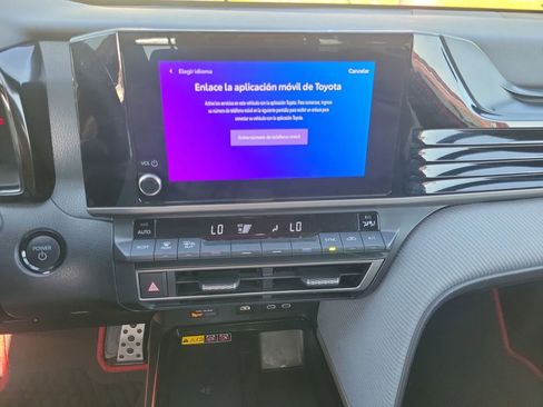 Used 2025 Toyota Camry SE w/ Convenience Package FWD image 27