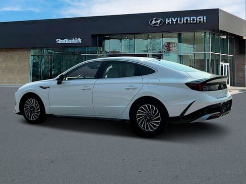 Certified 2025 Hyundai Sonata SEL FWD image 4