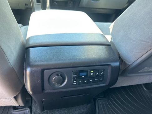 Used 2014 Toyota Sequoia SR5 AWD/4WD image 27