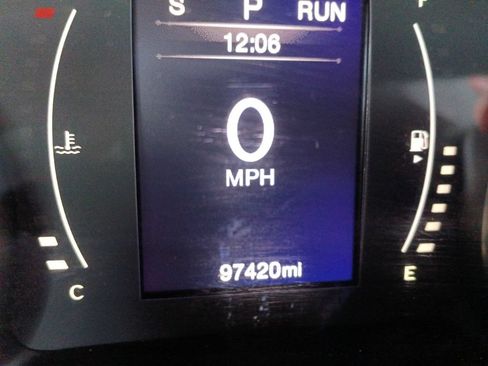 Used 2016 Jeep Renegade Latitude w/ Cold Weather Group AWD/4WD image 7