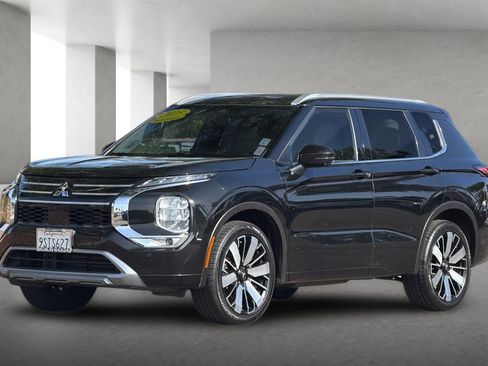 Used 2025 Mitsubishi Outlander SEL FWD image 8