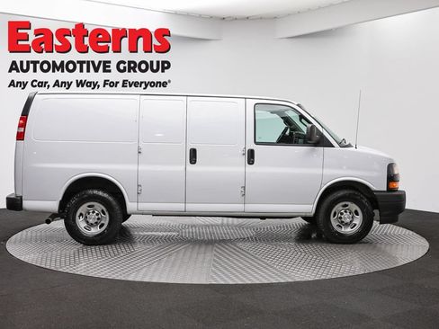 Used 2021 Chevrolet Express 2500 w/ Driver Convenience Package RWD image 4