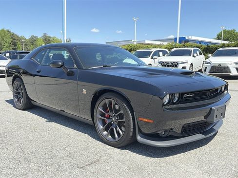 Used 2022 Dodge Challenger R/T Scat Pack w/ Plus Package RWD image 9