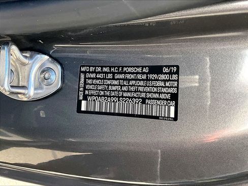 Certified 2020 Porsche 911 Carrera 4S AWD/4WD image 32
