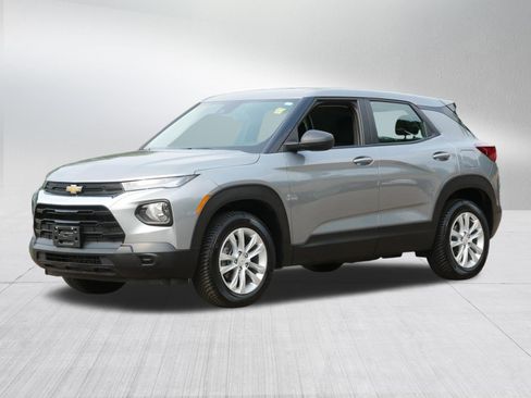 Used 2023 Chevrolet TrailBlazer LS AWD/4WD image 3