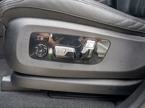 Used 2025 BMW X5 M60i AWD/4WD image 42
