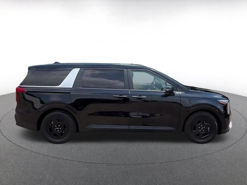 Used 2026 Kia Carnival FWD image 16