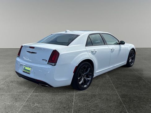 Used 2023 Chrysler 300 S RWD image 8