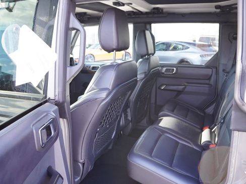Certified 2025 Ford Bronco Badlands AWD/4WD image 17