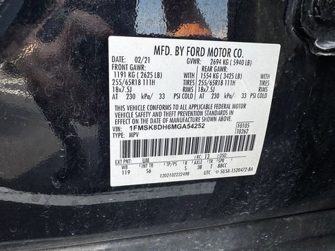 Used 2021 Ford Explorer XLT w/ Equipment Group 202A AWD/4WD image 11