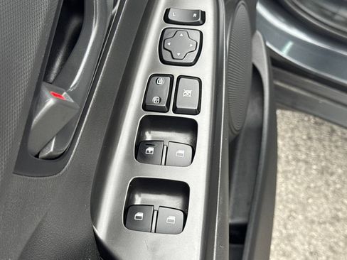 Used 2020 Hyundai Kona SE AWD/4WD image 26