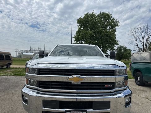 Used 2015 Chevrolet Silverado 2500 LT AWD/4WD image 14