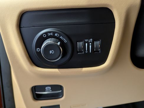 Used 2025 Jeep Grand Cherokee L Summit AWD/4WD image 15