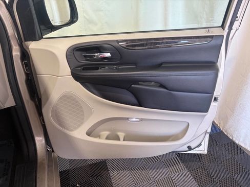 Used 2013 Dodge Grand Caravan SE FWD image 12