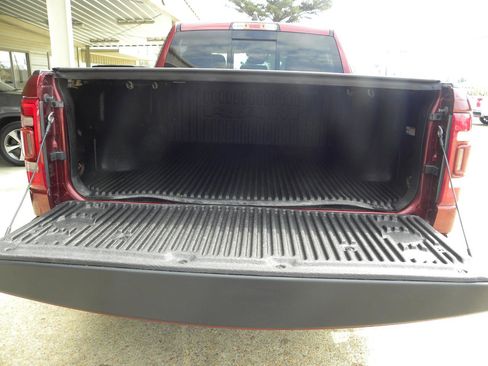 Used 2022 RAM 1500 Laramie AWD/4WD image 10