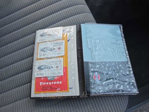 Used 1993 Nissan Pickup 2WD Regular Cab image 31