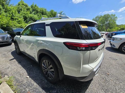 Used 2023 Nissan Pathfinder SL w/ SL Premium Package AWD/4WD image 4