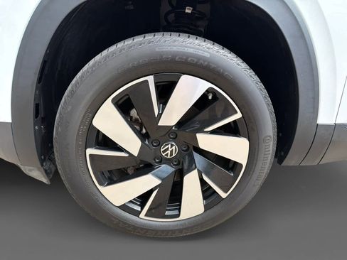 Used 2024 Volkswagen Atlas Cross Sport SE AWD/4WD image 8