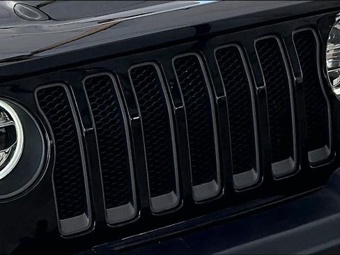 Used 2022 Jeep Wrangler Rubicon w/ LED Lighting Group AWD/4WD image 29