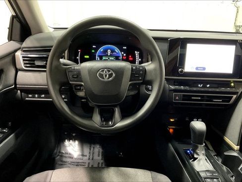 Certified 2025 Toyota Camry LE image 6