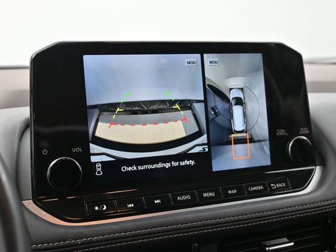 Used 2023 Nissan Rogue SL w/ SL Premium Package image 19