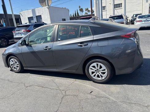 Used 2018 Toyota Prius One w/ Carpet Mat Package FWD image 7