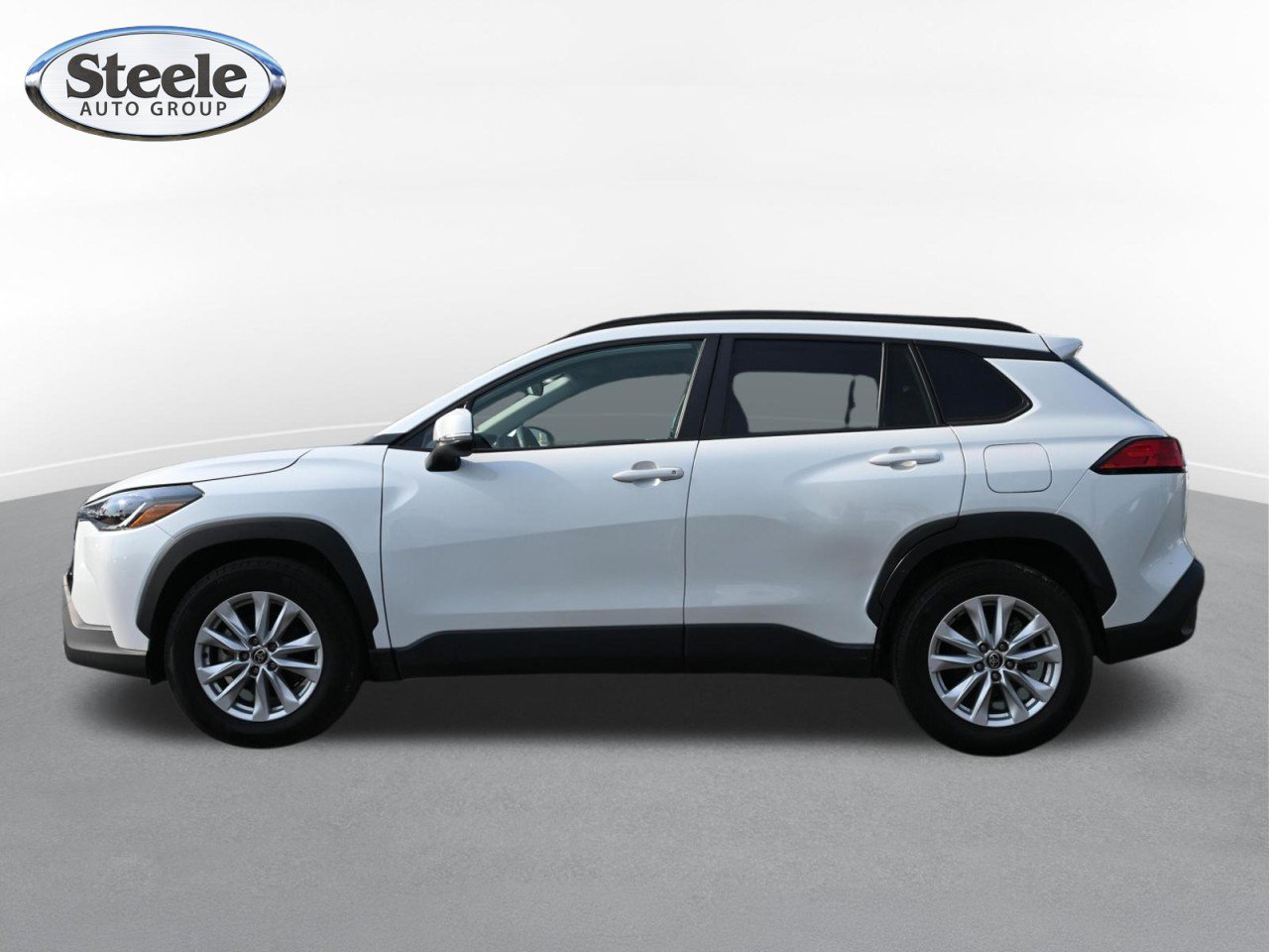 Used 2024 Toyota Corolla Cross LE AWD/4WD image 4