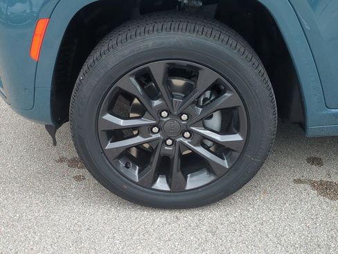 New 2026 Jeep Grand Cherokee Limited AWD/4WD image 11