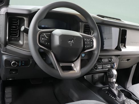 New 2025 Ford Bronco 2-Door w/ Sasquatch Package AWD/4WD image 8