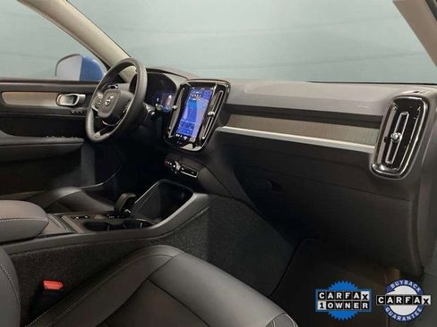Used 2025 Volvo XC40 B5 Core image 82