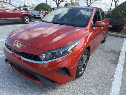 Used 2022 Kia Forte LXS w/ LXS Technology Package image 2