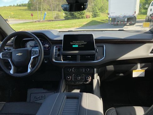 Used 2024 Chevrolet Tahoe Premier w/ Premium Package AWD/4WD image 16