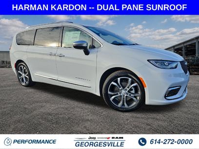 New 2026 Chrysler Pacifica Pinnacle w/ Trailer Tow Group