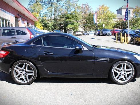 Used 2015 Mercedes-Benz SLK 250 w/ Premium Package image 6