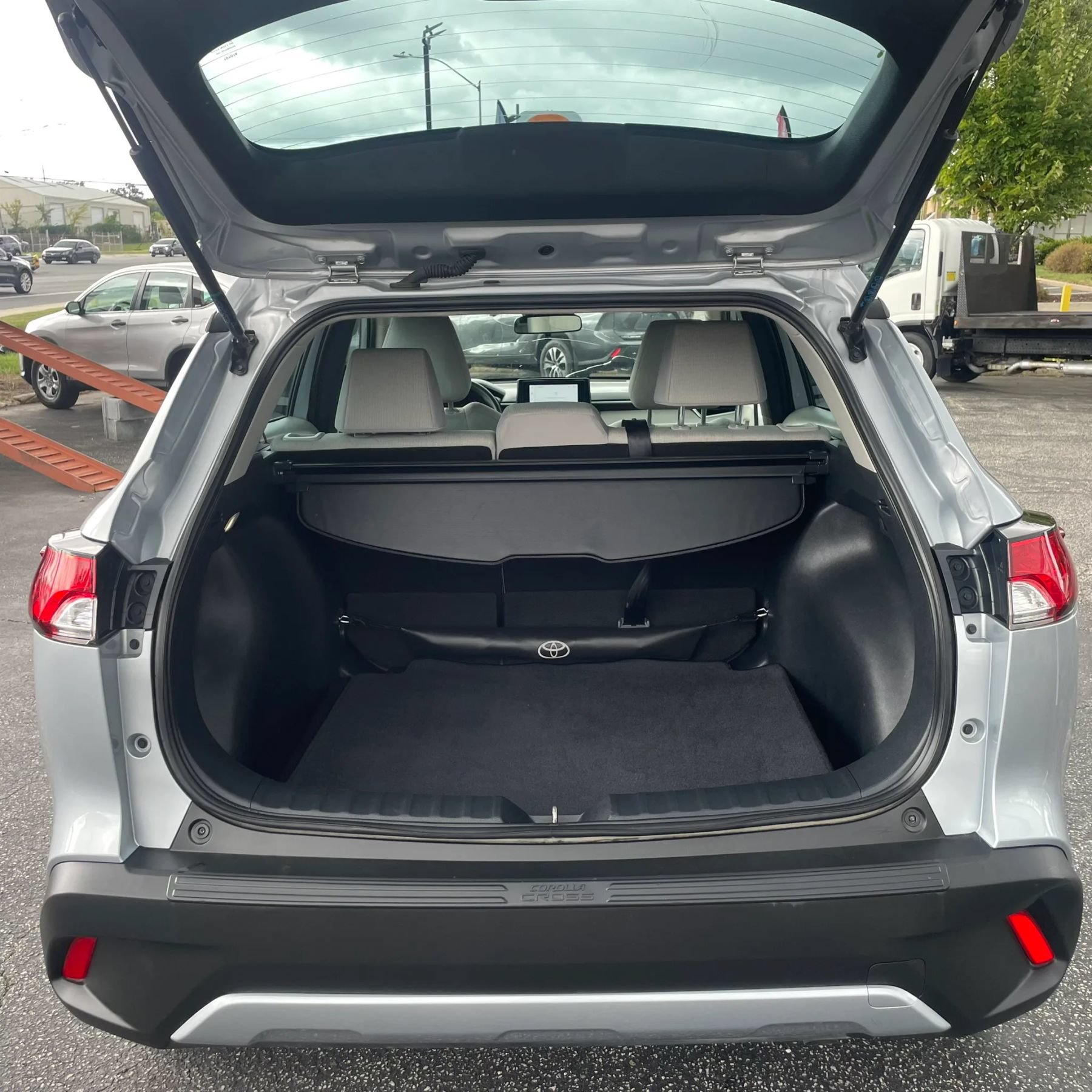 Used 2024 Toyota Corolla Cross L FWD image 22