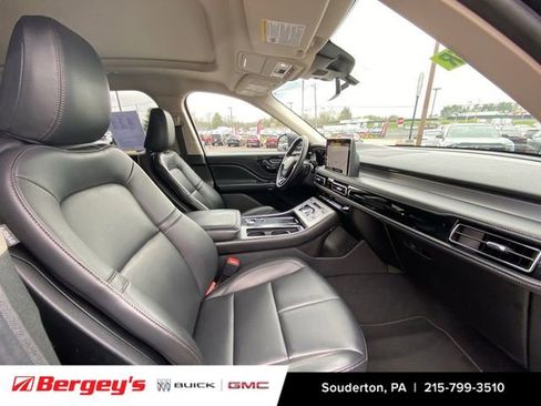 Used 2022 Lincoln Aviator AWD w/ Premium Package image 31