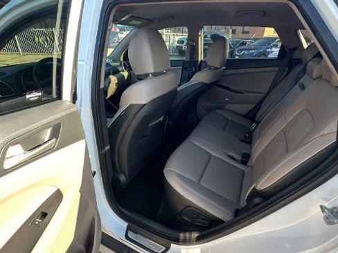 Used 2021 Hyundai Tucson Limited image 24