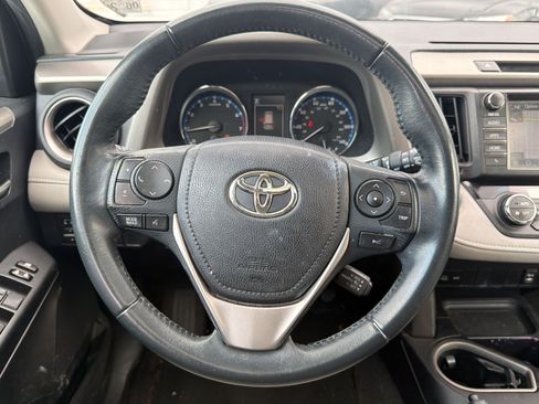 Used 2016 Toyota RAV4 XLE w/ Convenience Package FWD image 11