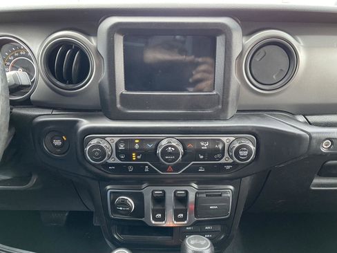 Used 2022 Jeep Wrangler Sport S image 8