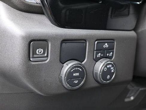 Used 2023 Chevrolet Silverado 1500 LT image 14