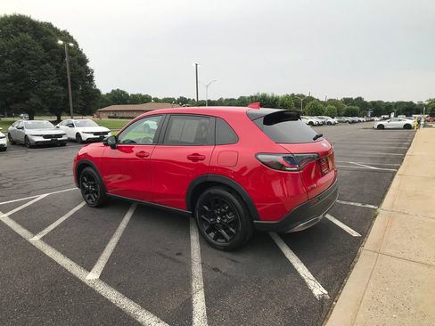Certified 2025 Honda HR-V Sport image 10
