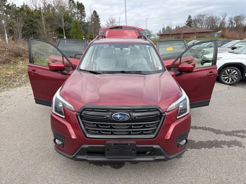 Used 2023 Subaru Forester Premium image 27