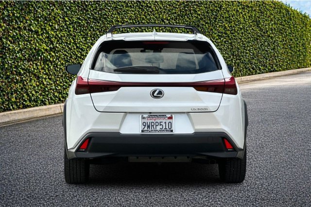 Used 2025 Lexus UX 300h FWD w/ Accessory Package (Z2) image 5