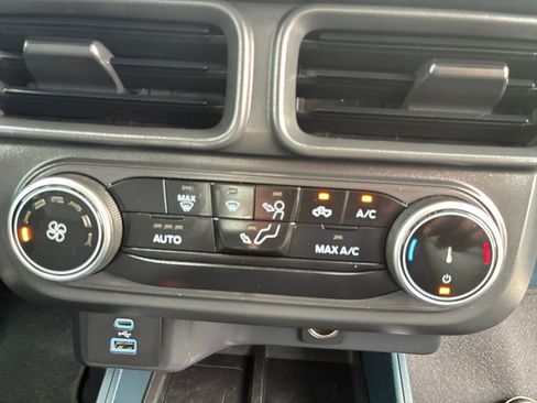 Used 2023 Ford Maverick XL image 4