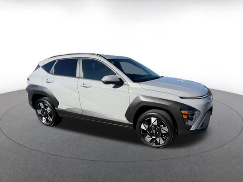Used 2025 Hyundai Kona SEL image 2